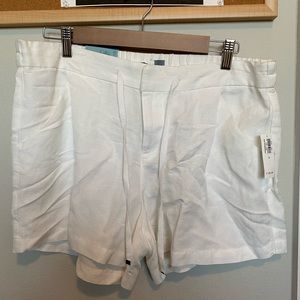 Old Navy White Shorts. Brand new w/ tags. Size 12.